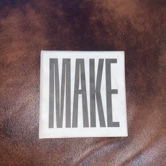 🍂Adorable MAKE Calypso Palette! - Picture 2 of 5